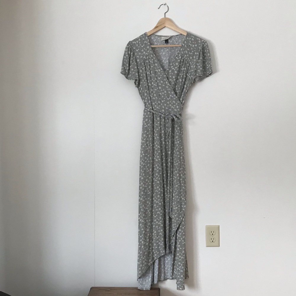 Green floral Midi - length wrap dress